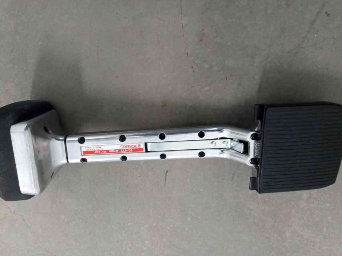 the 10  412 knees kicker ROBERTS for installation of carpet