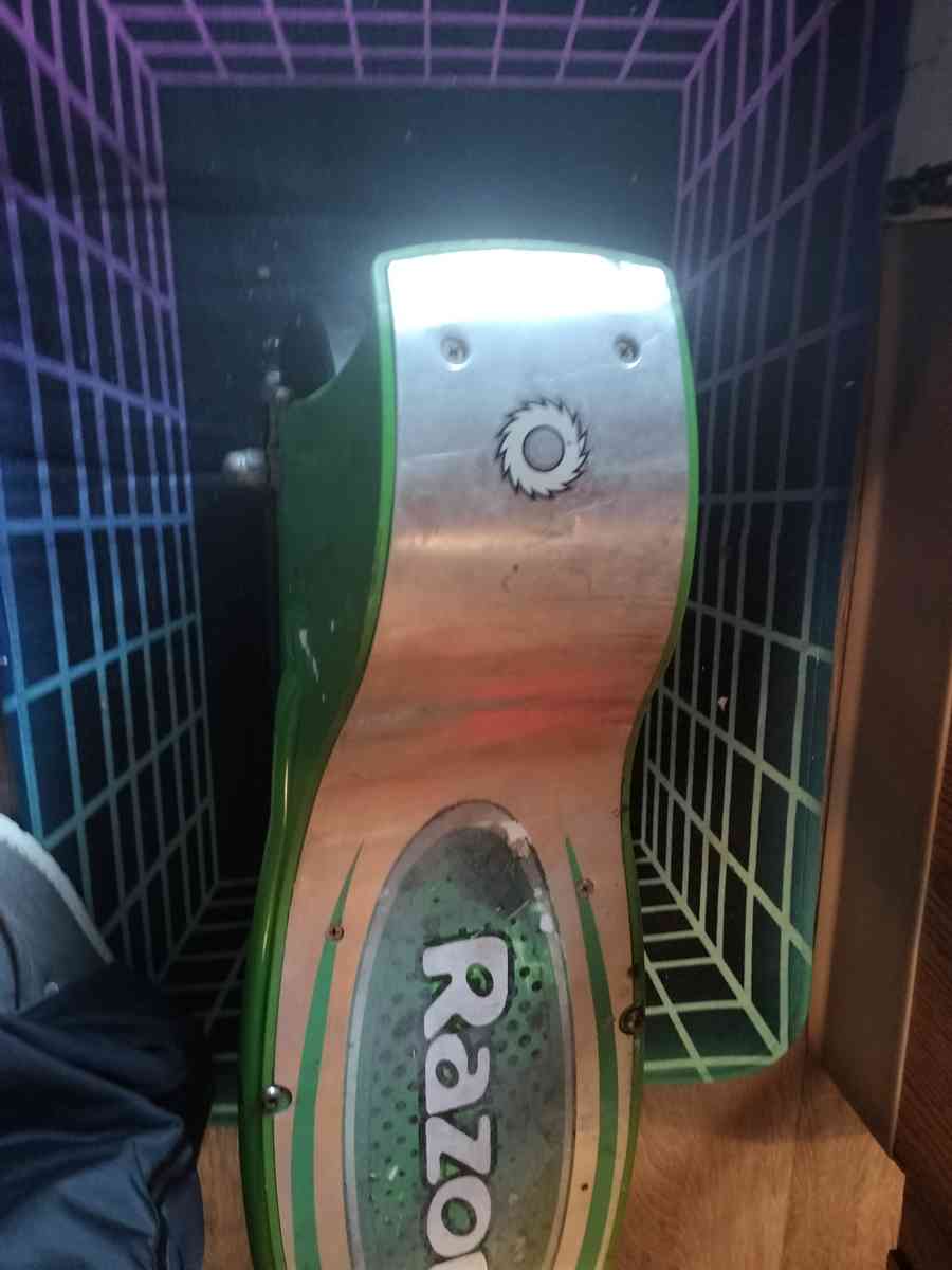 RAZOR e200 electric  scooter   Accessories  Paint  New Charg