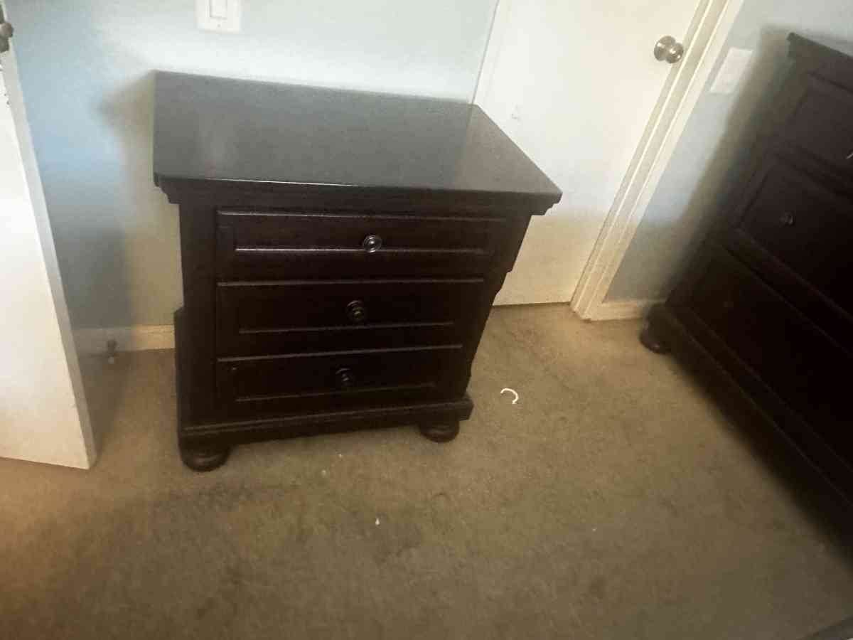 New Ashley 5PCS  Bedroom set