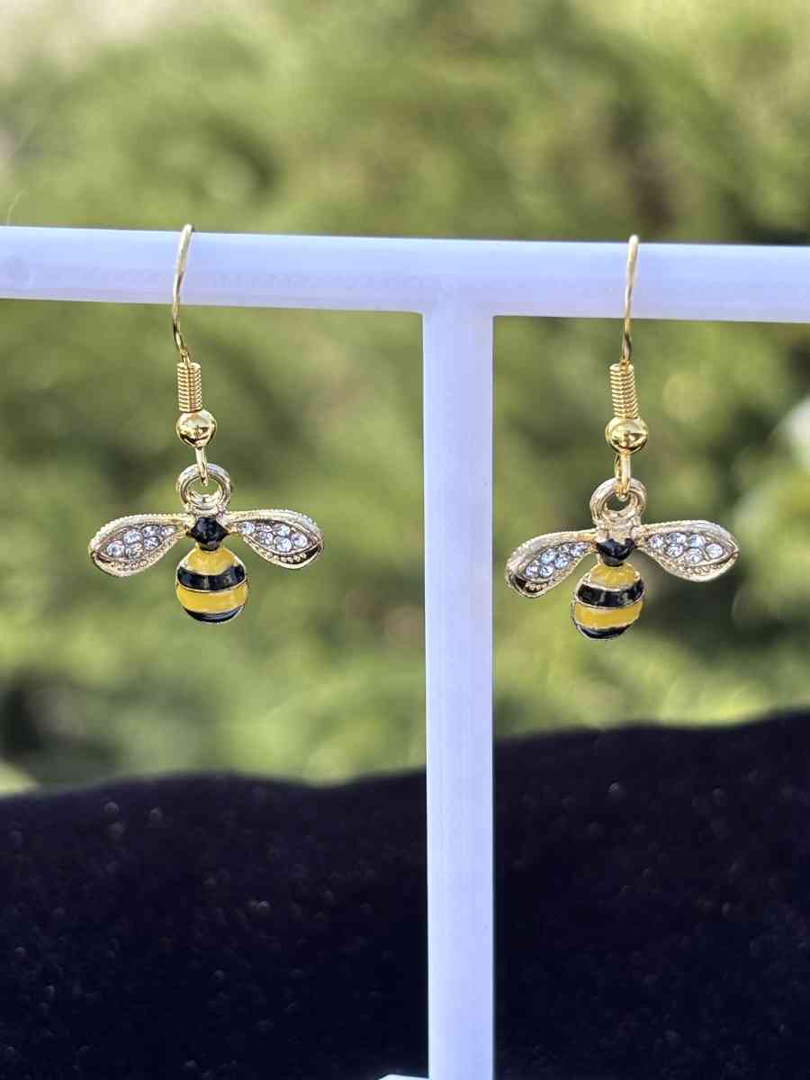 honey bee earrings