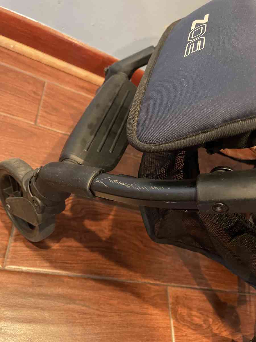 Zoe lightweight stroller