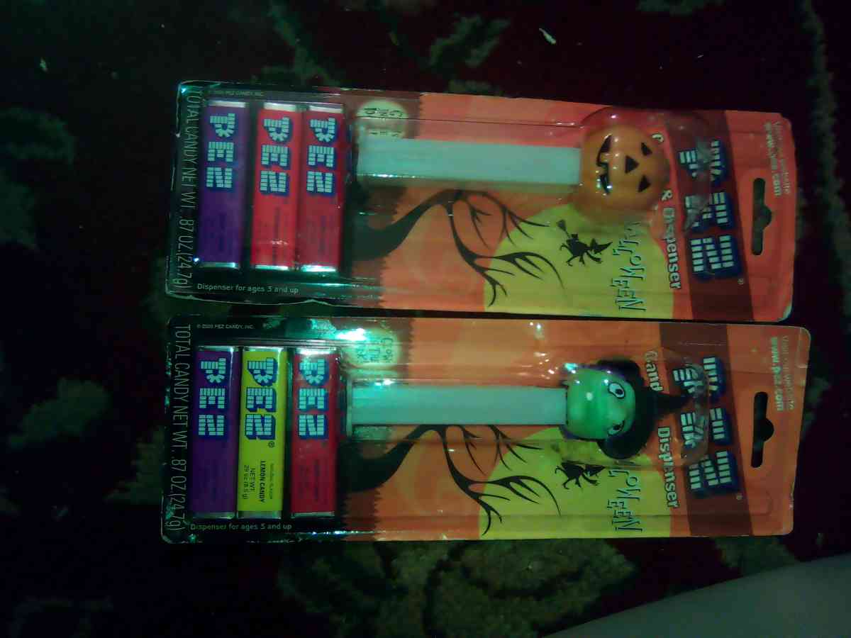 pez dispensers with candy in package new