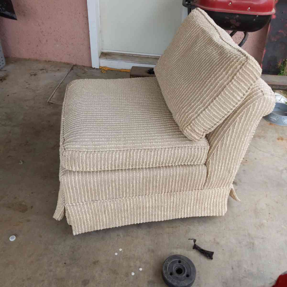 ETHAN ALLEN  LOUNGE CHAIR