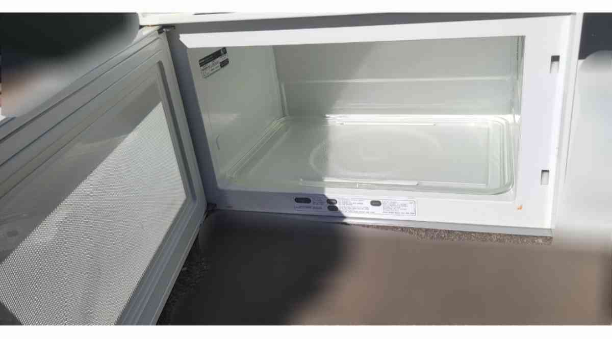 Hotpoint Microwave