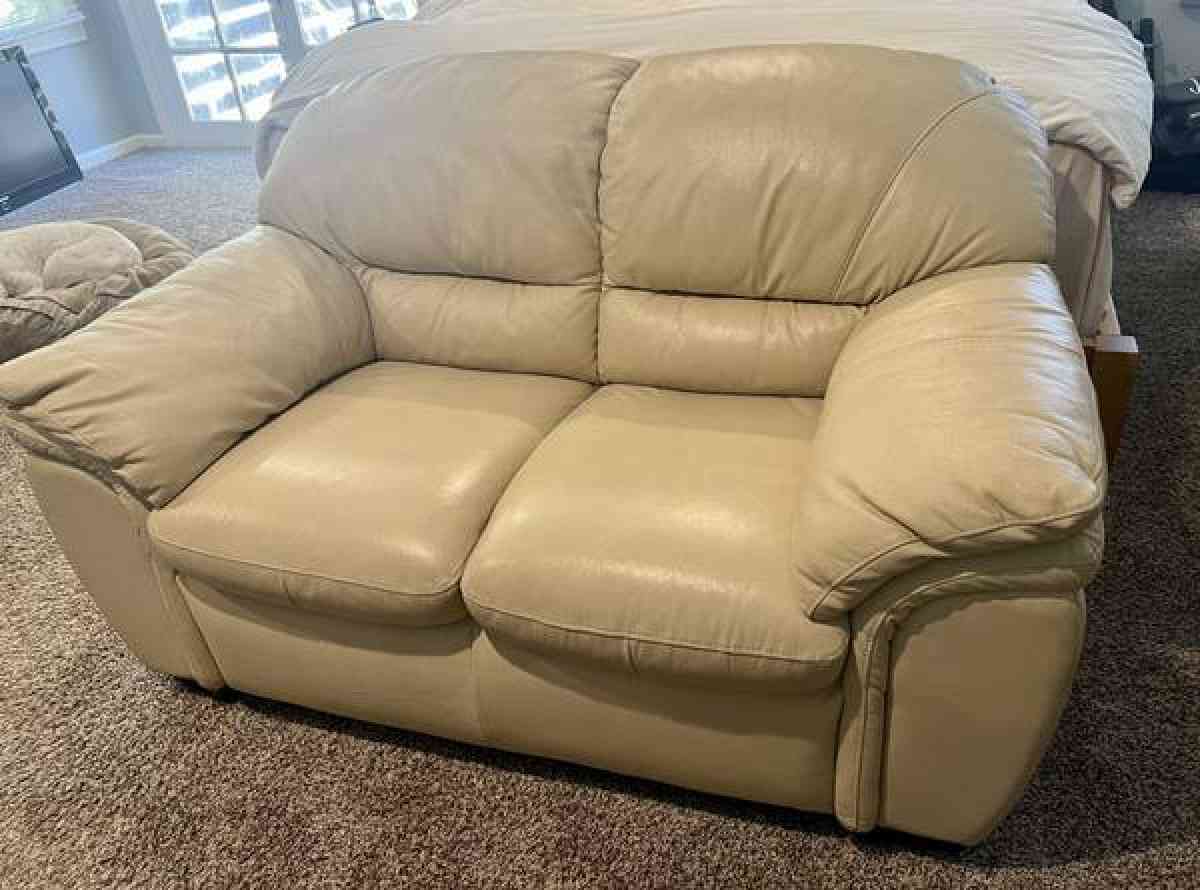 Beautiful Leather Love Seat