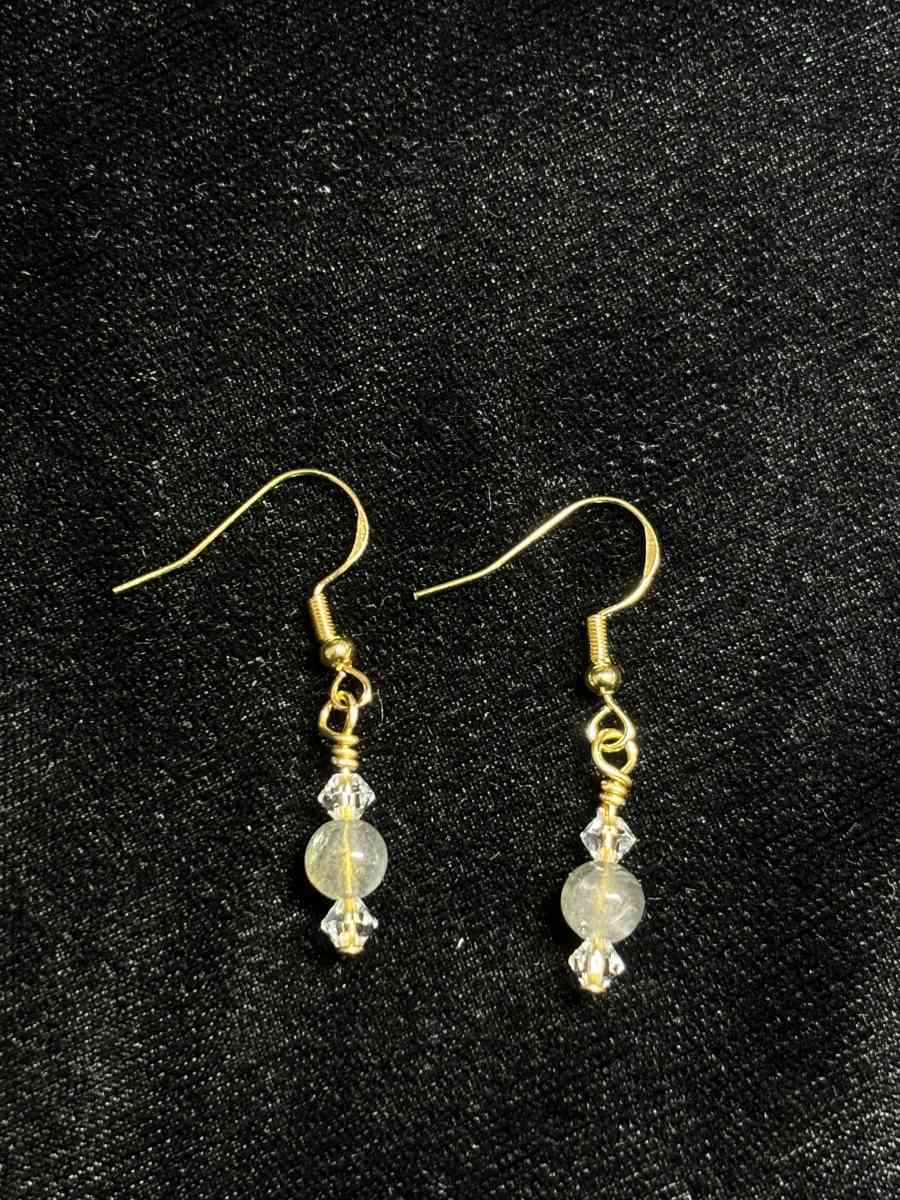 Arctic moon earrings in gold