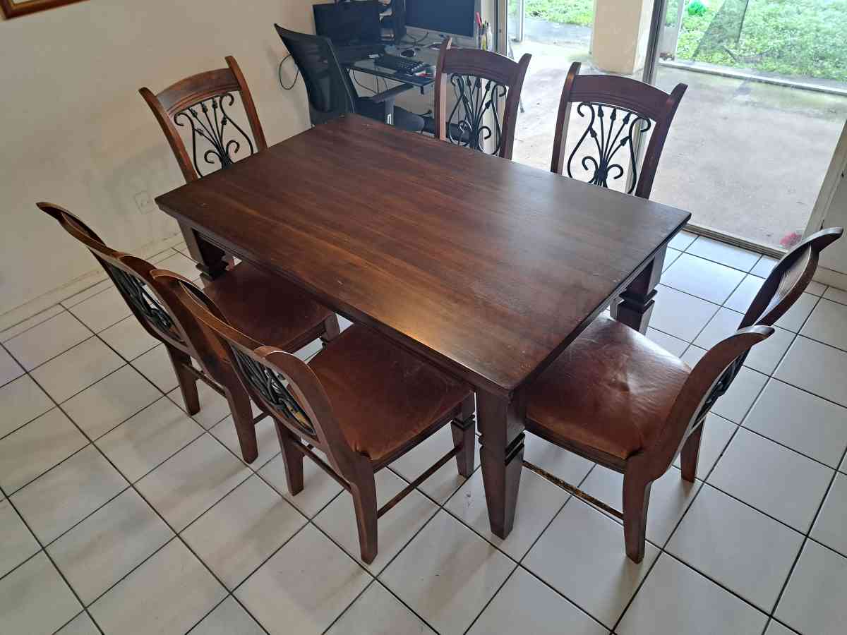 Dining room wooden table