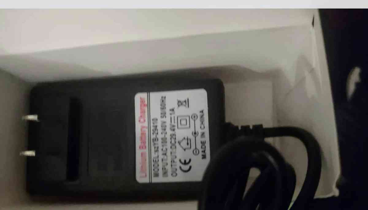 RAZOR e200 electric  scooter   Accessories  Paint  New Charg