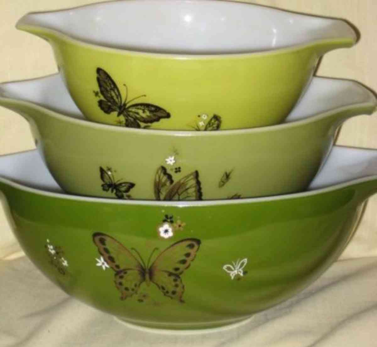 vintage green butterfly Pyrex bowls