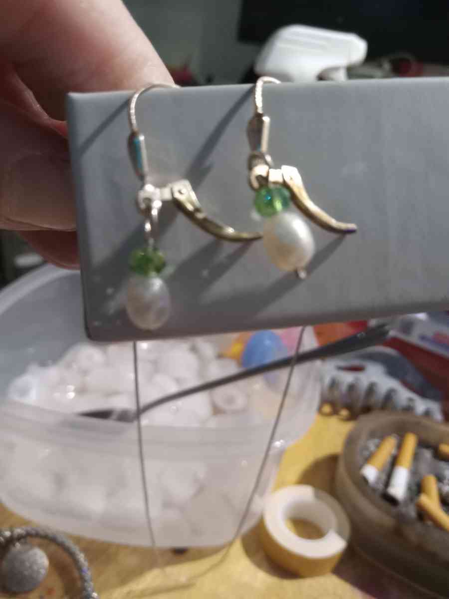 Freshwater pearl earrings