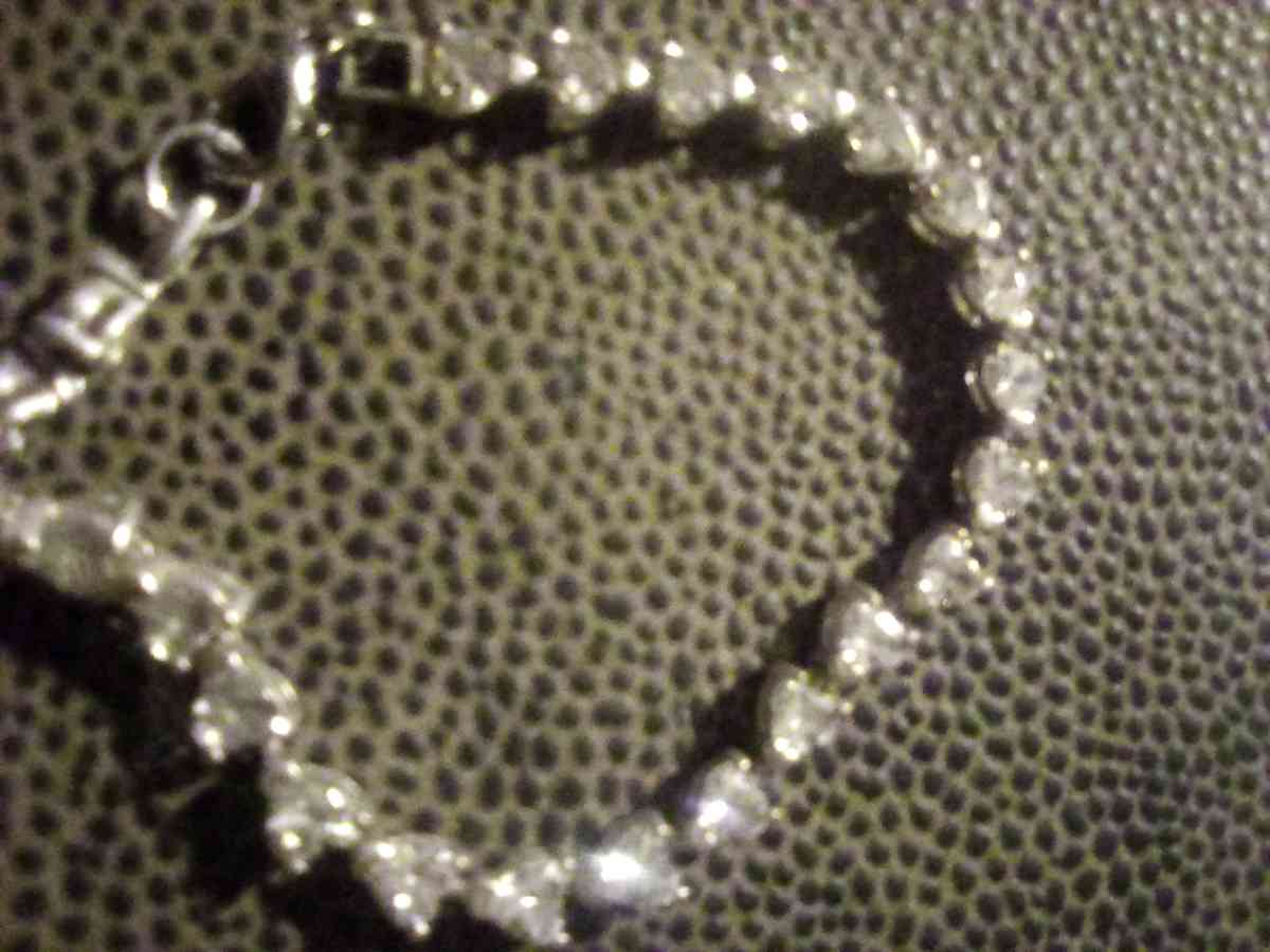 Diamond tennis braclet