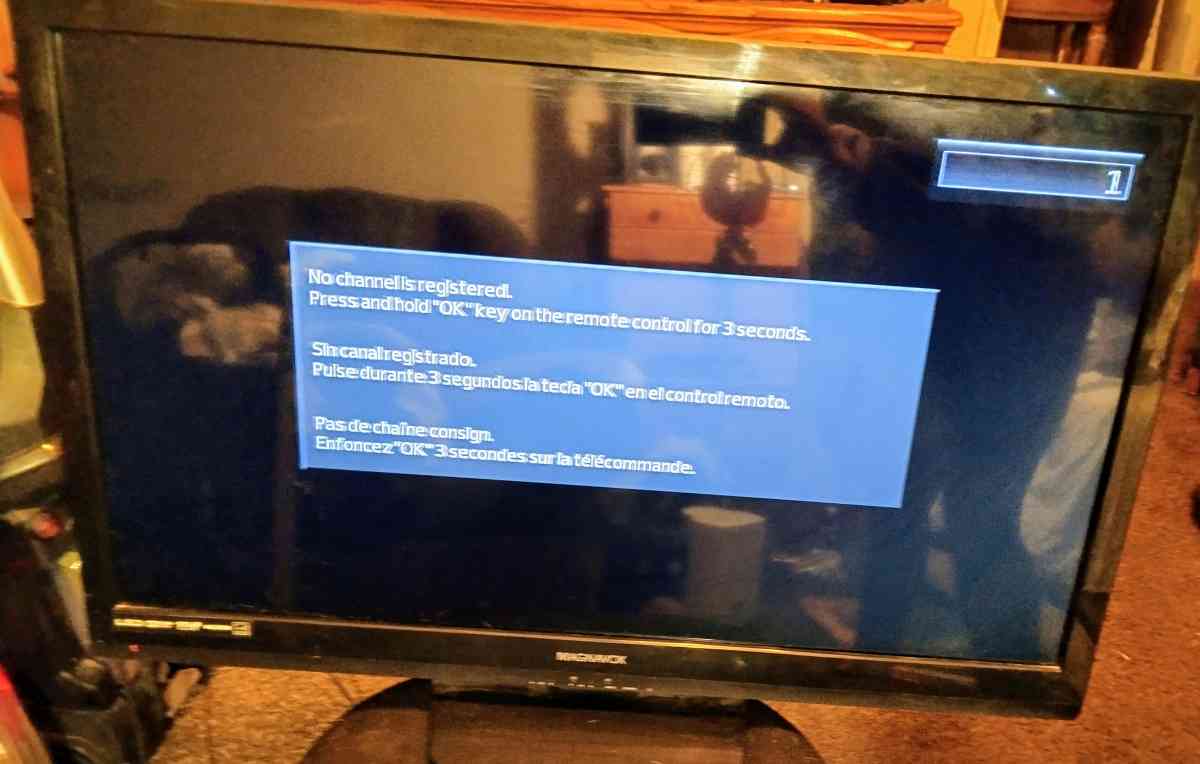 TV  PATIO TABLE AND CHAIR WALL DECOR AND MORE