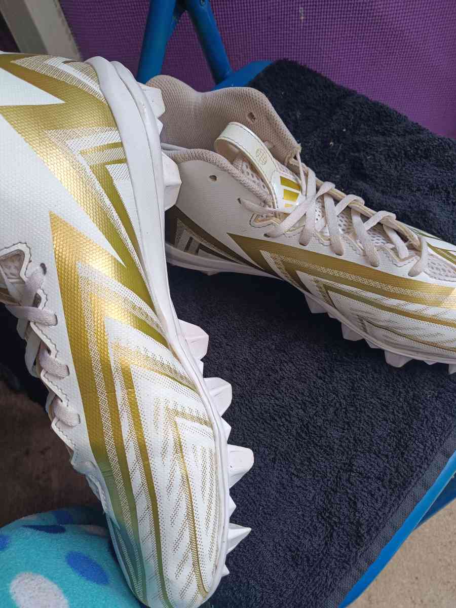 FOOTBALL CLEATS FREAK BOUNCE