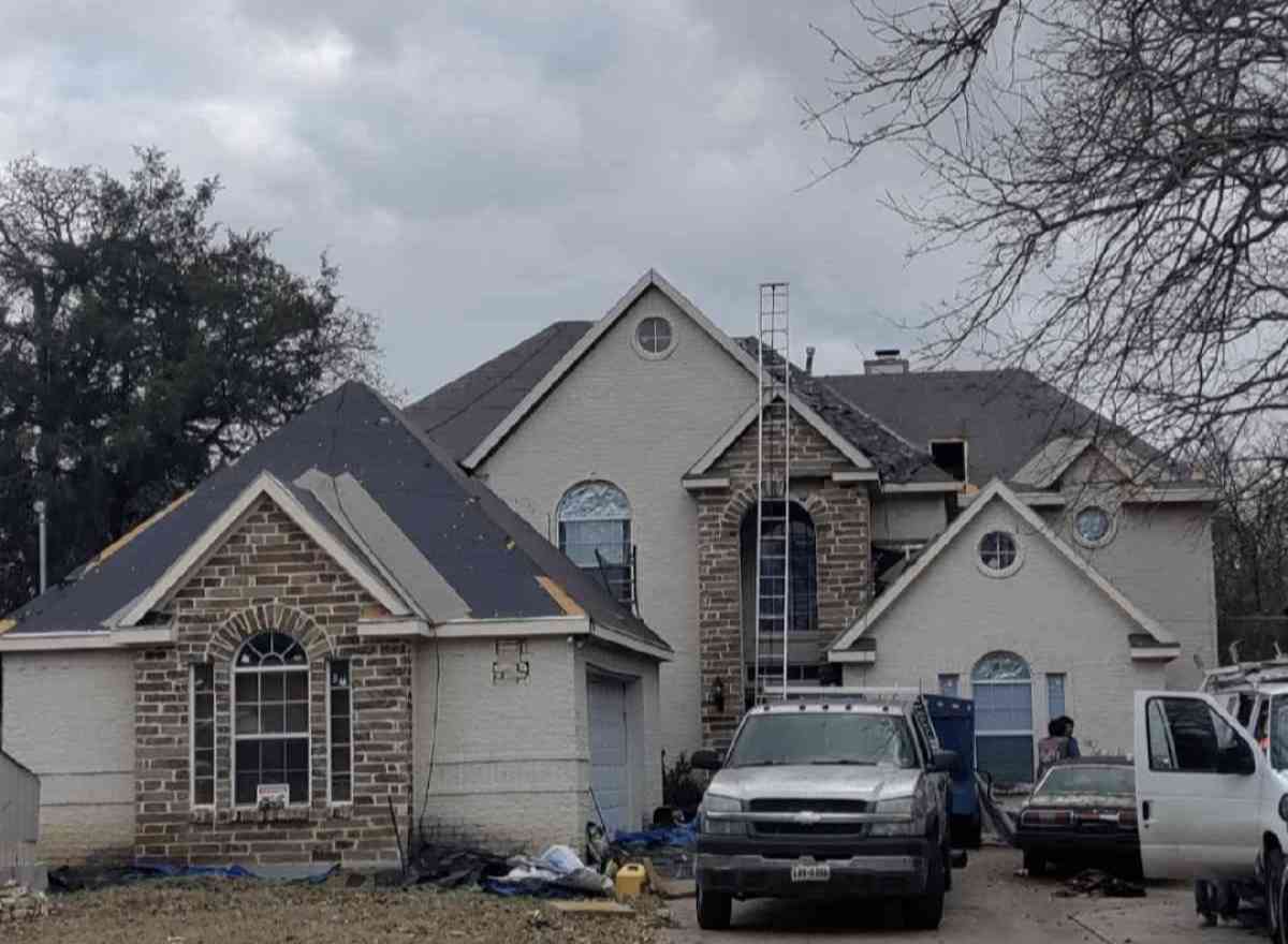 LOYOLA ROOFING roof needs to be replaced