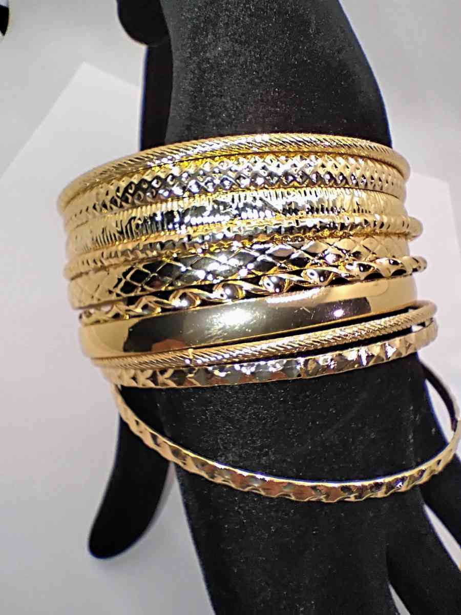 woman bangle bracelet set
