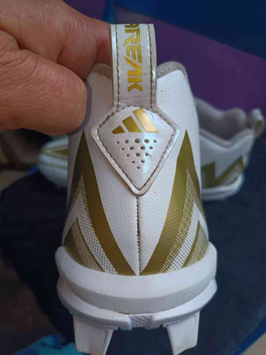 FOOTBALL CLEATS FREAK BOUNCE