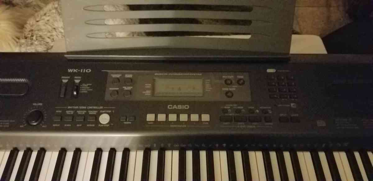 electronic organ piano
