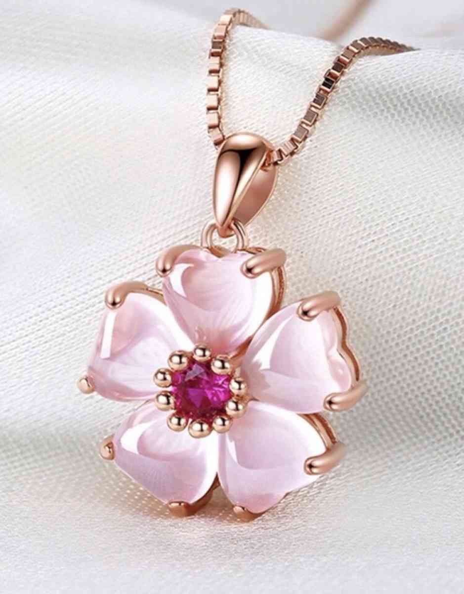 Pink Jade cat eye clover leaf lucky pendant necklace