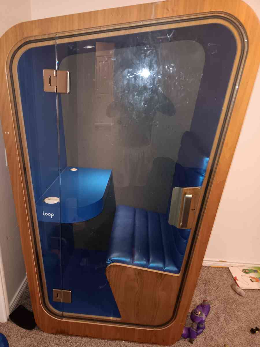 Loop Privacy Booth