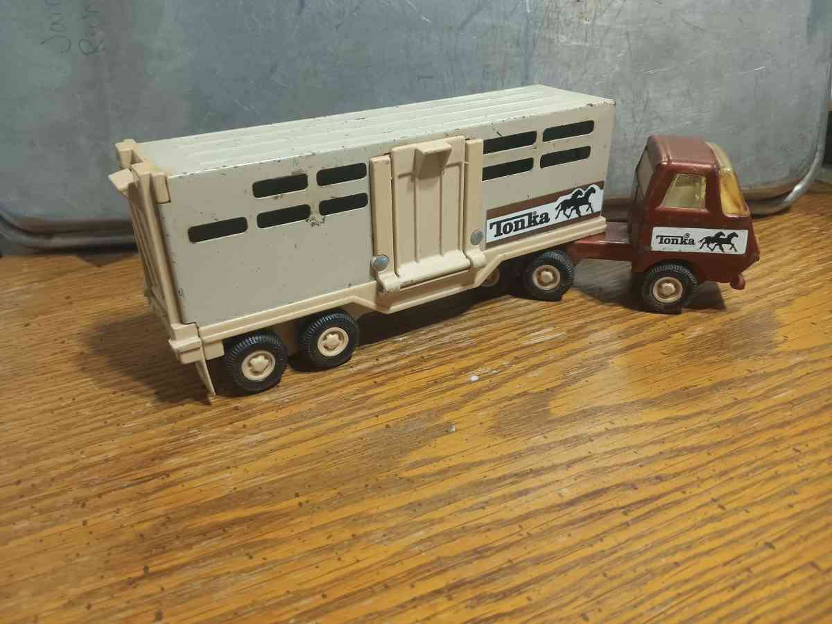 Tonka Truck with horse trailer