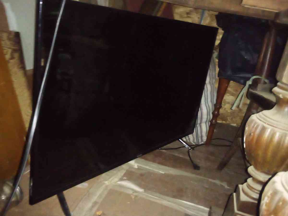 40 inch Phillips Roku tv