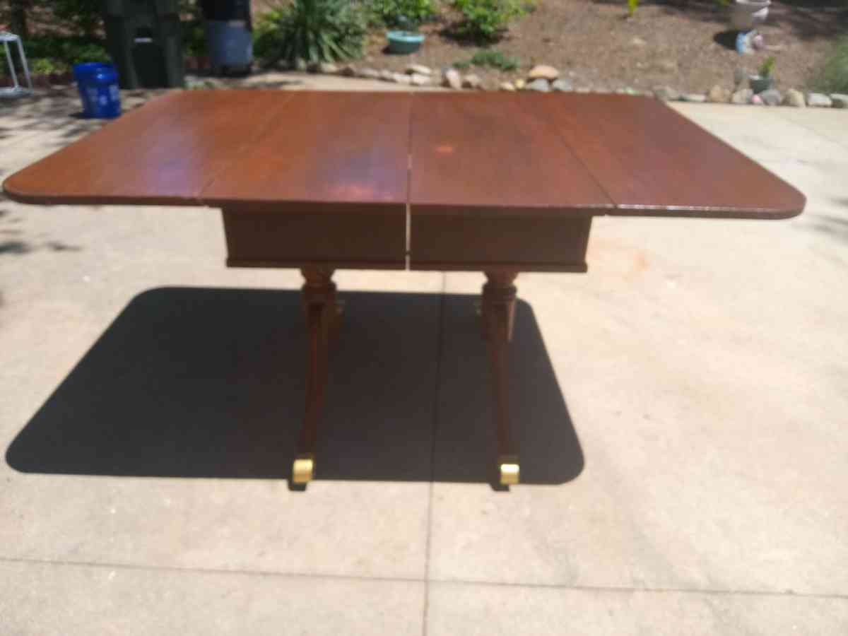 1940s Antique Regency style dinning room table