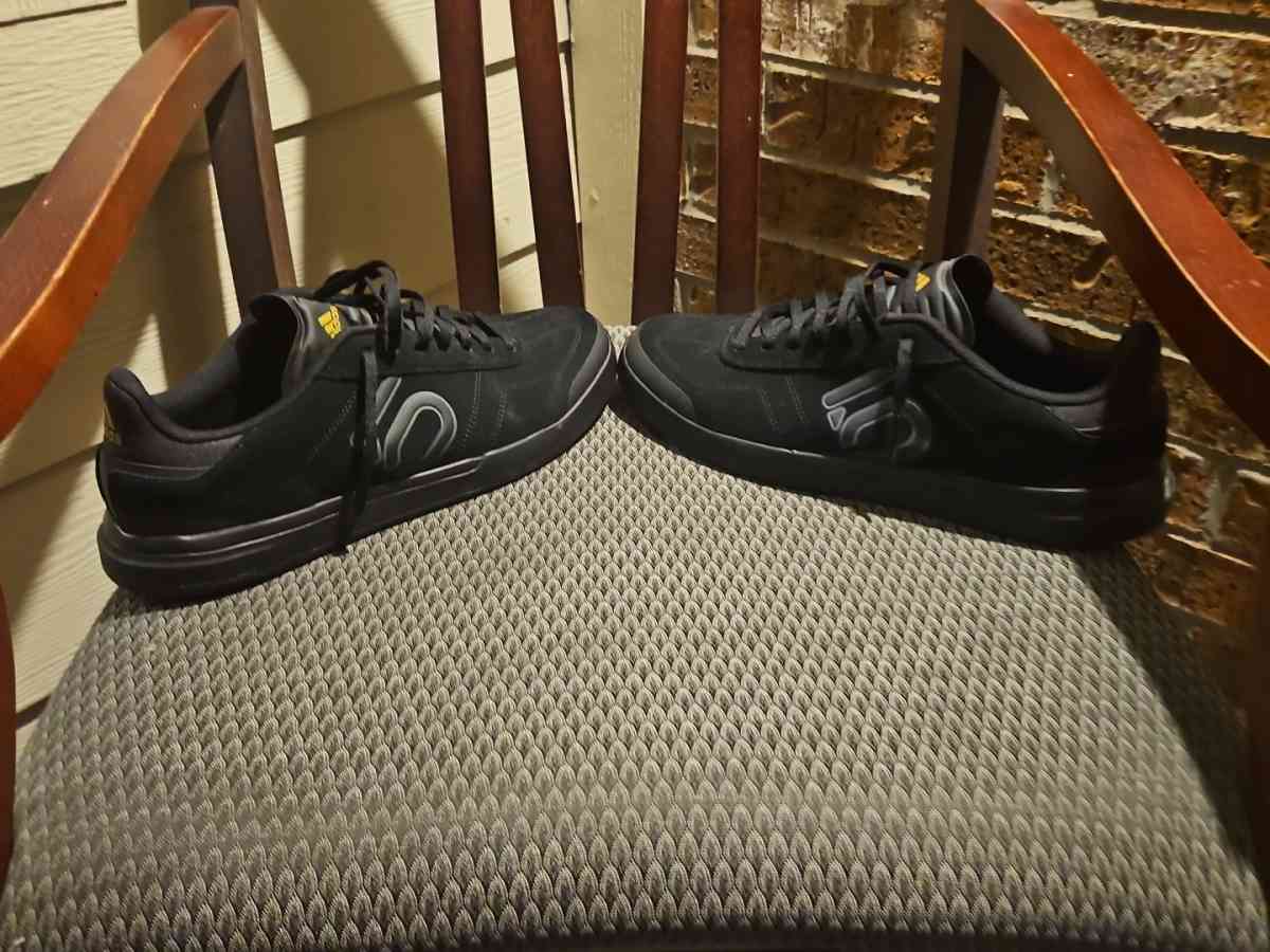 adidas Mens Five Ten Freerider Dlx Mountain Bike Shoes