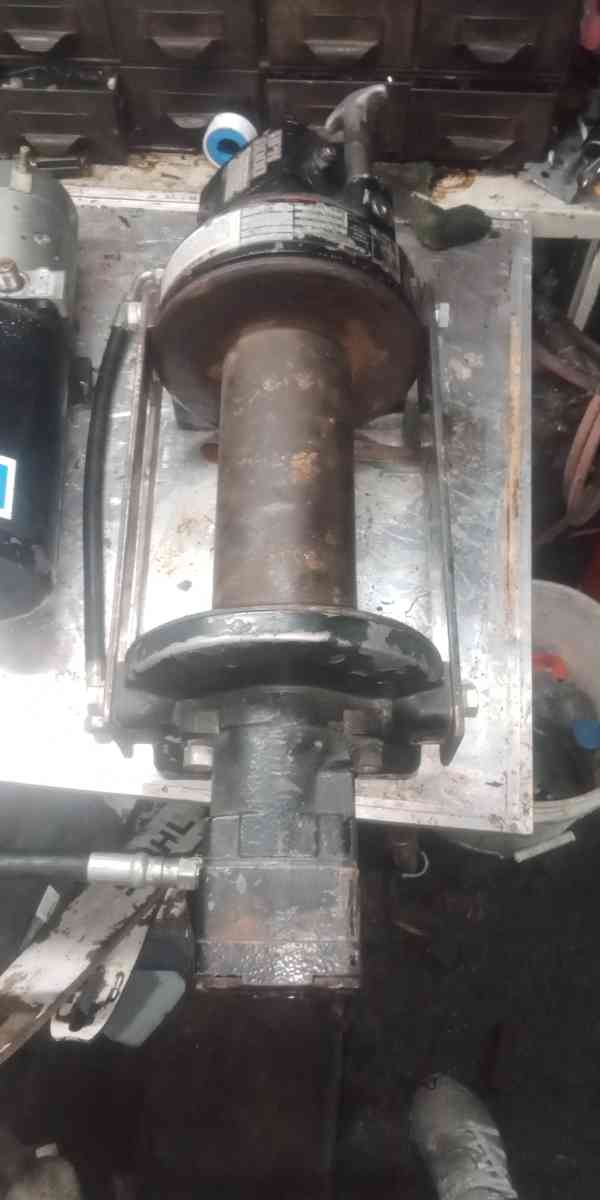 hydraulic winch