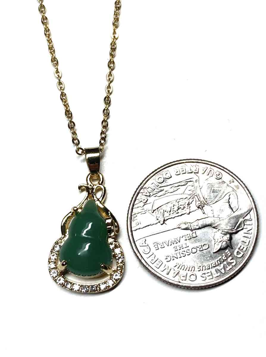 Green Jade Jadeite Medicine Gourd Pendant Necklace