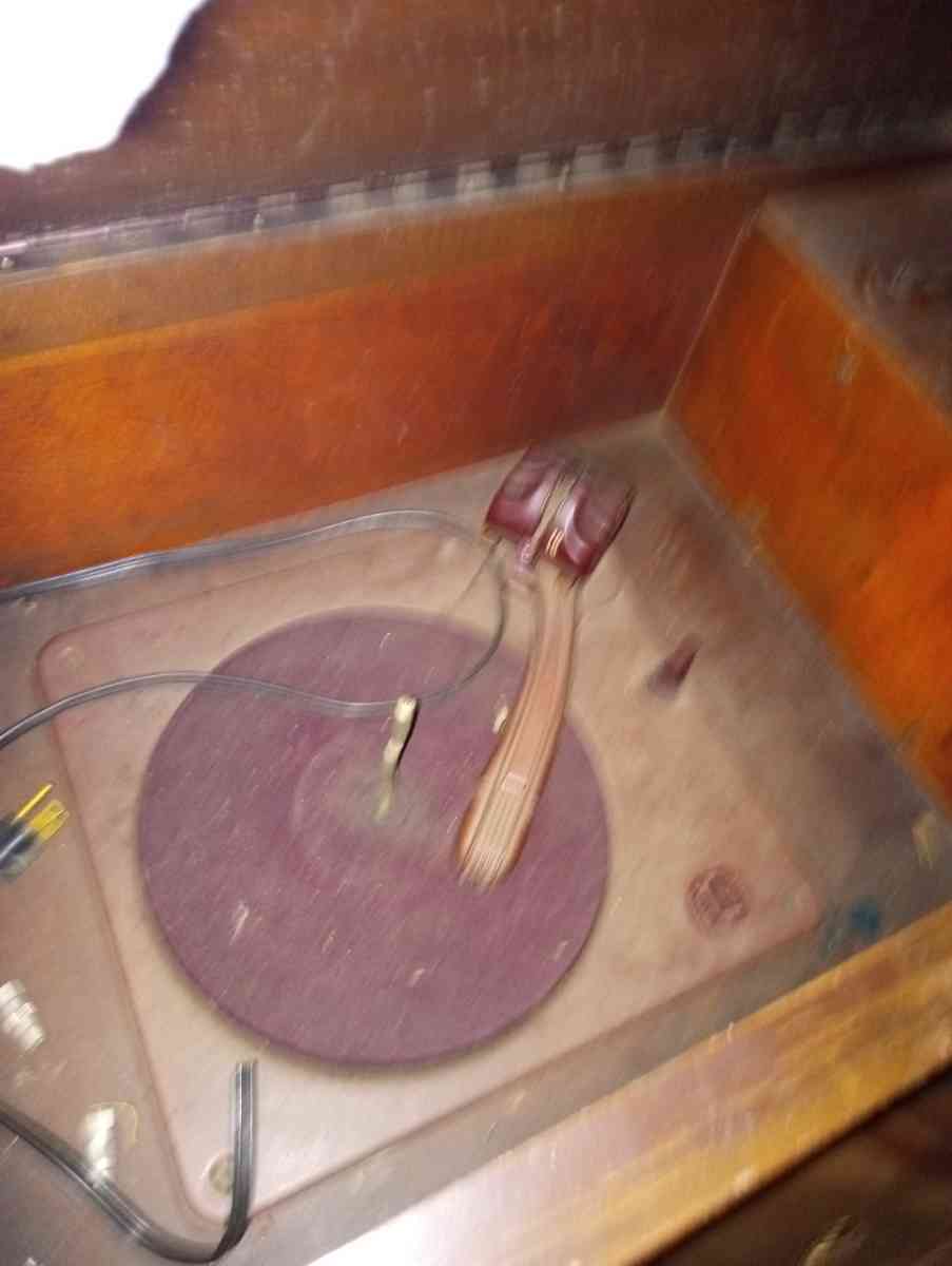 record player AM radio