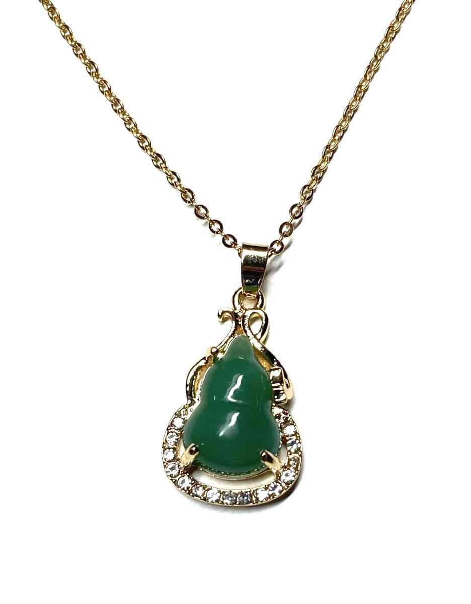Green Jade Jadeite Medicine Gourd Pendant Necklace