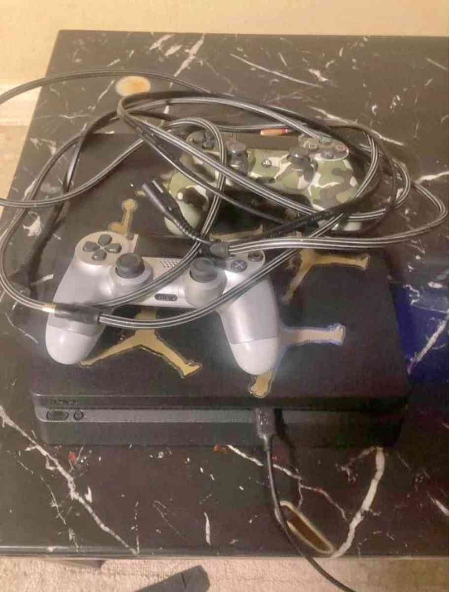 Playstation 4 Slim