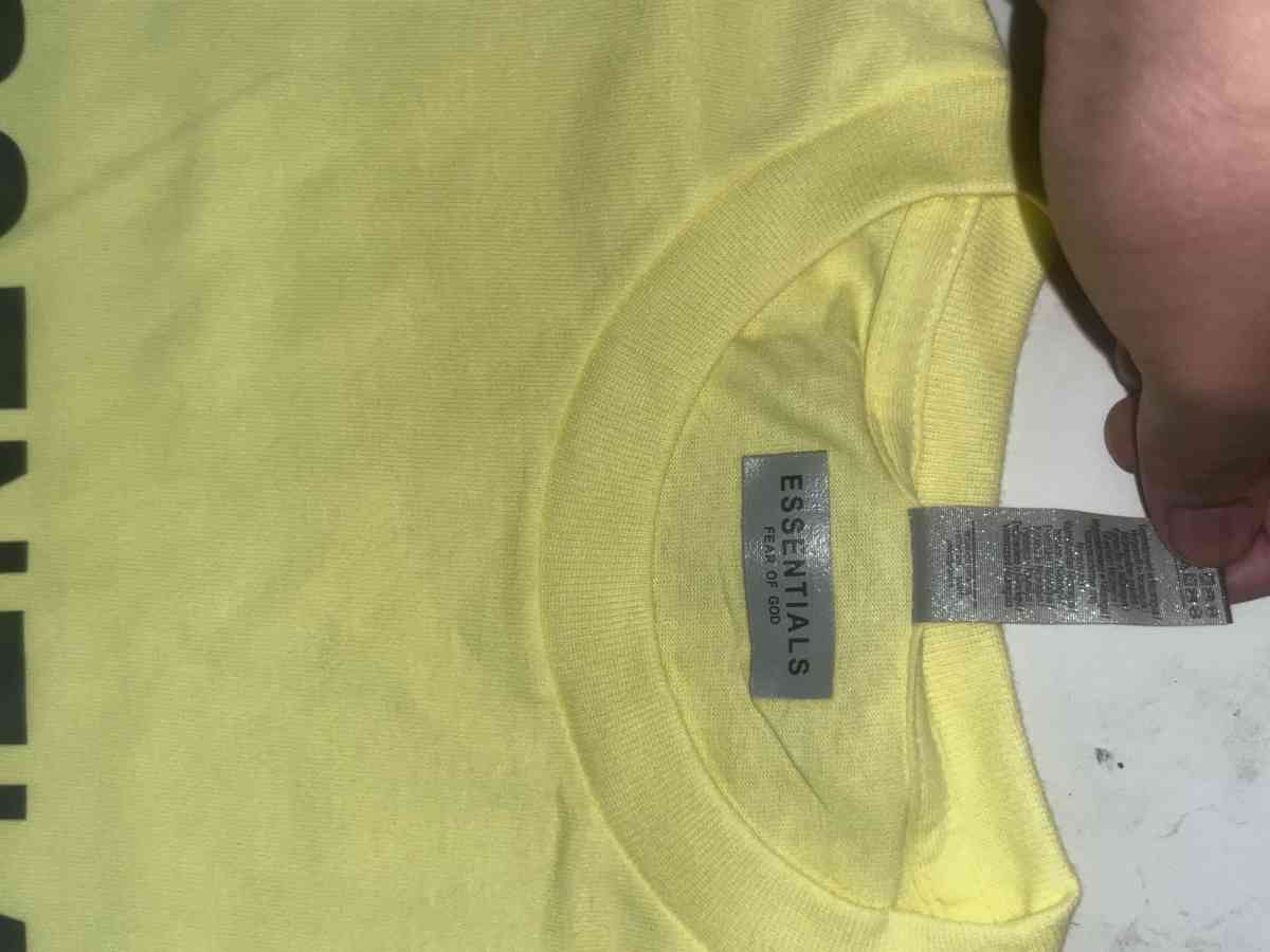 Essentials  T shirt small