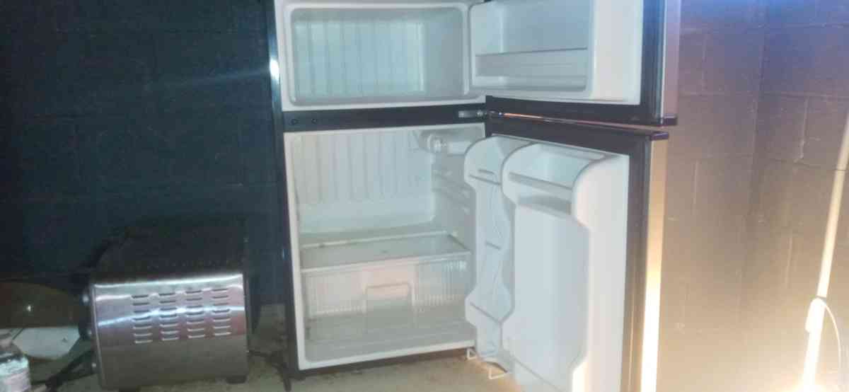 Frigidaire mini fridge with freezer on top