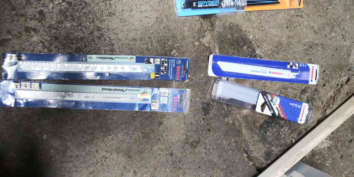 Assorted Saw Blades