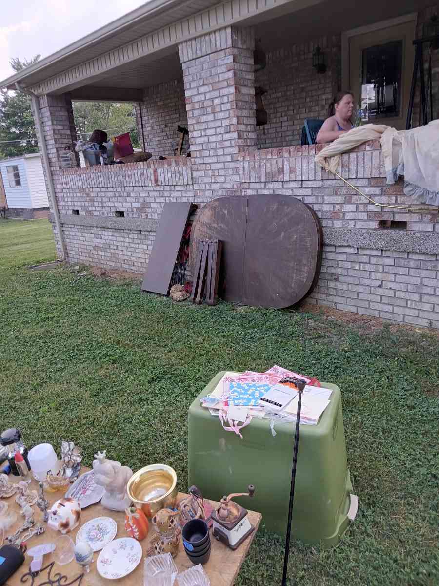 table  chair an entertainment center
