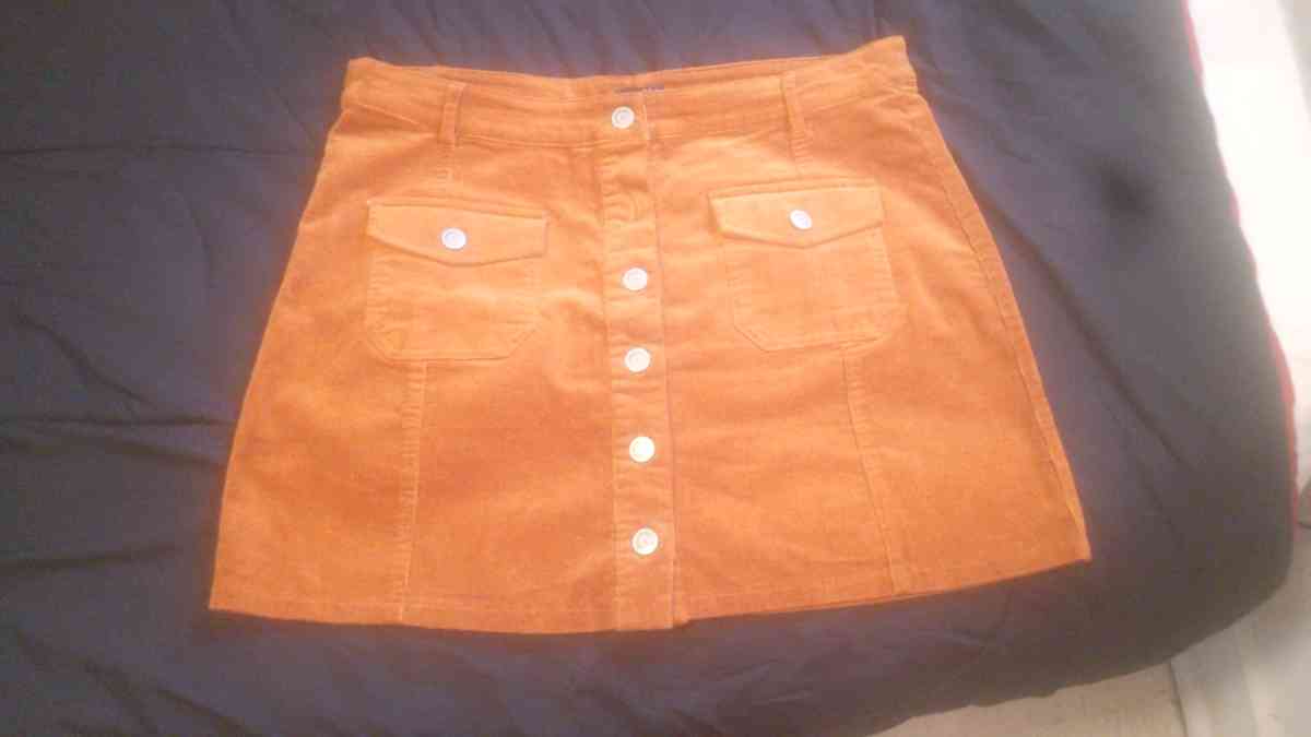 Im brown corduroy skirt button down the front size extra