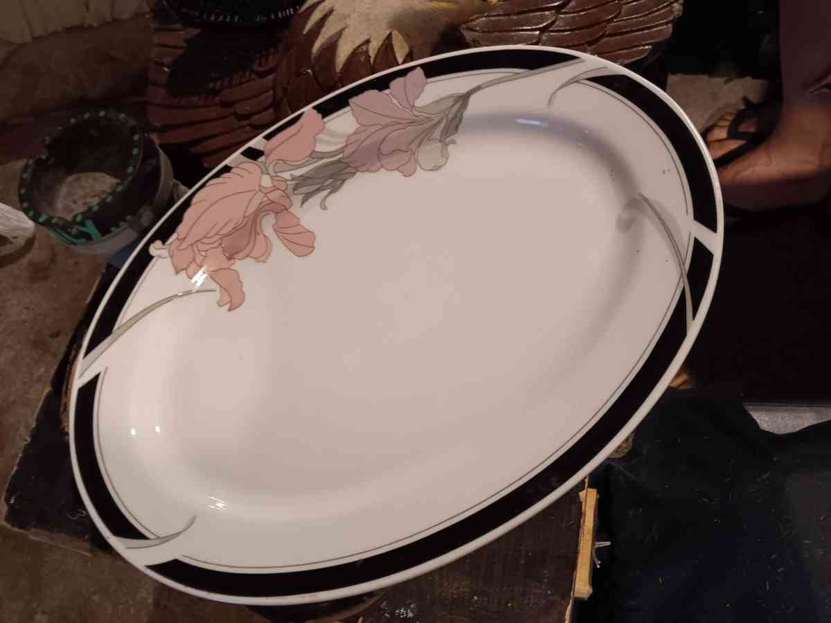 1999Gibson Platter Calla Lily 14 x 10 Steak Platters Flower