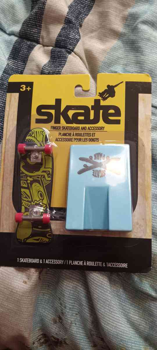 miniature skateboard toy
