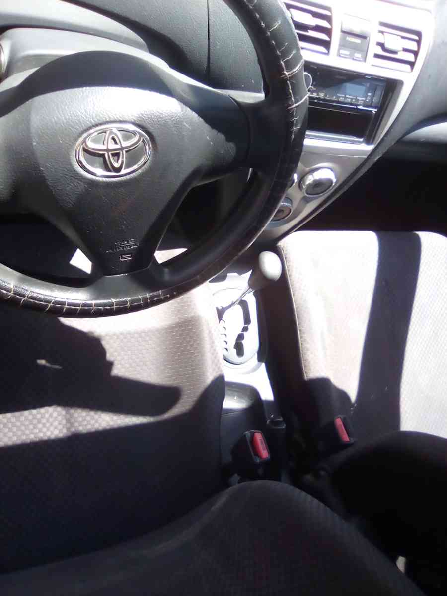 2008 Toyota yaris