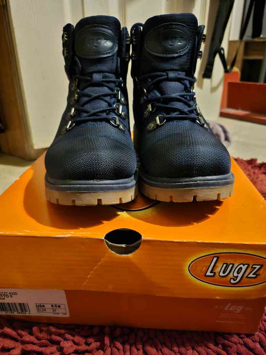 NWOT Lugz womens navy blue boots