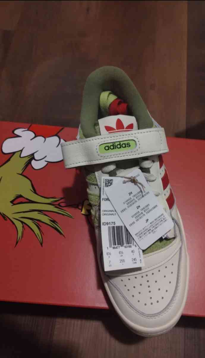 Adidas Forum Low x The grinch