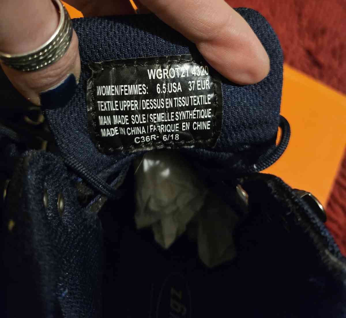 NWOT Lugz womens navy blue boots