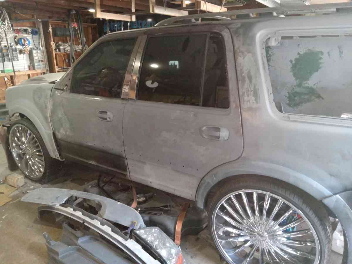 PROJECT VEHICLE  LINCOLN NAVIGATOR