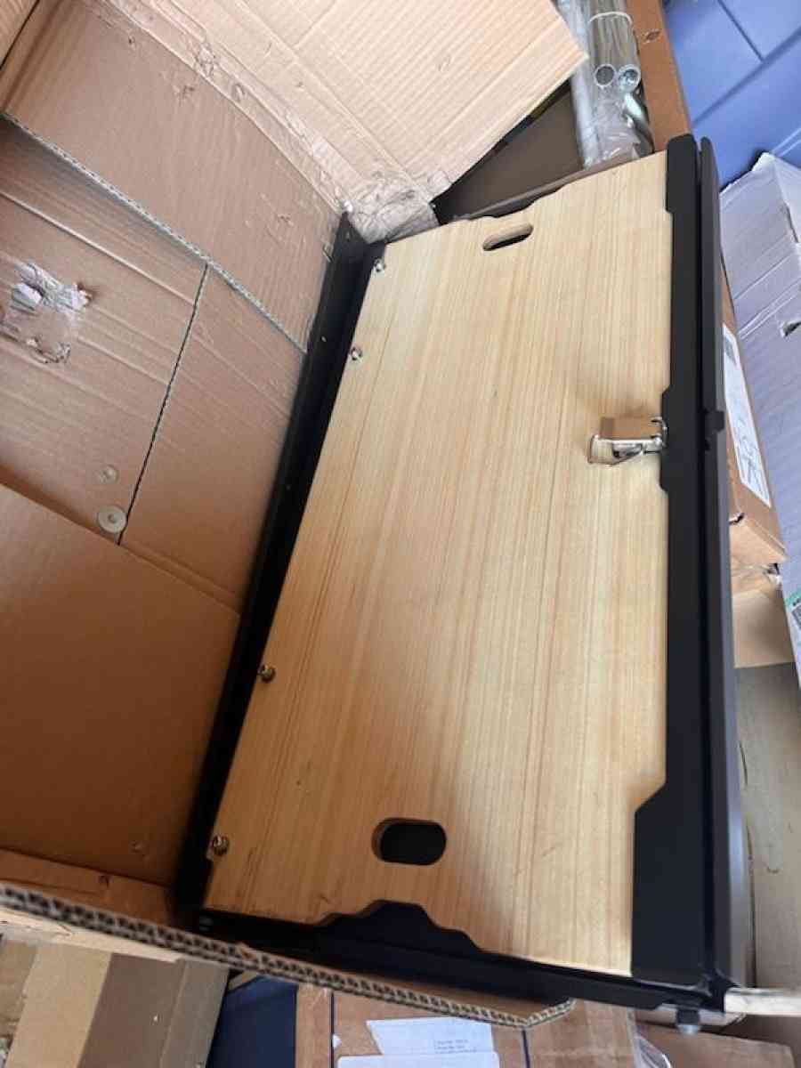 Tailgate Party table for Jeep