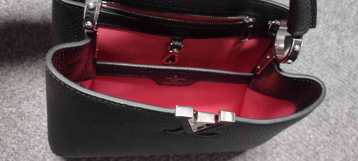 Louis Vuitton CapucinesBB