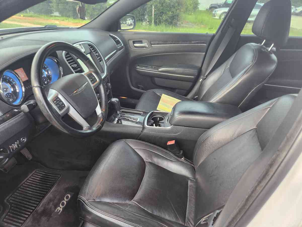2011 Chrysler 300 Limited