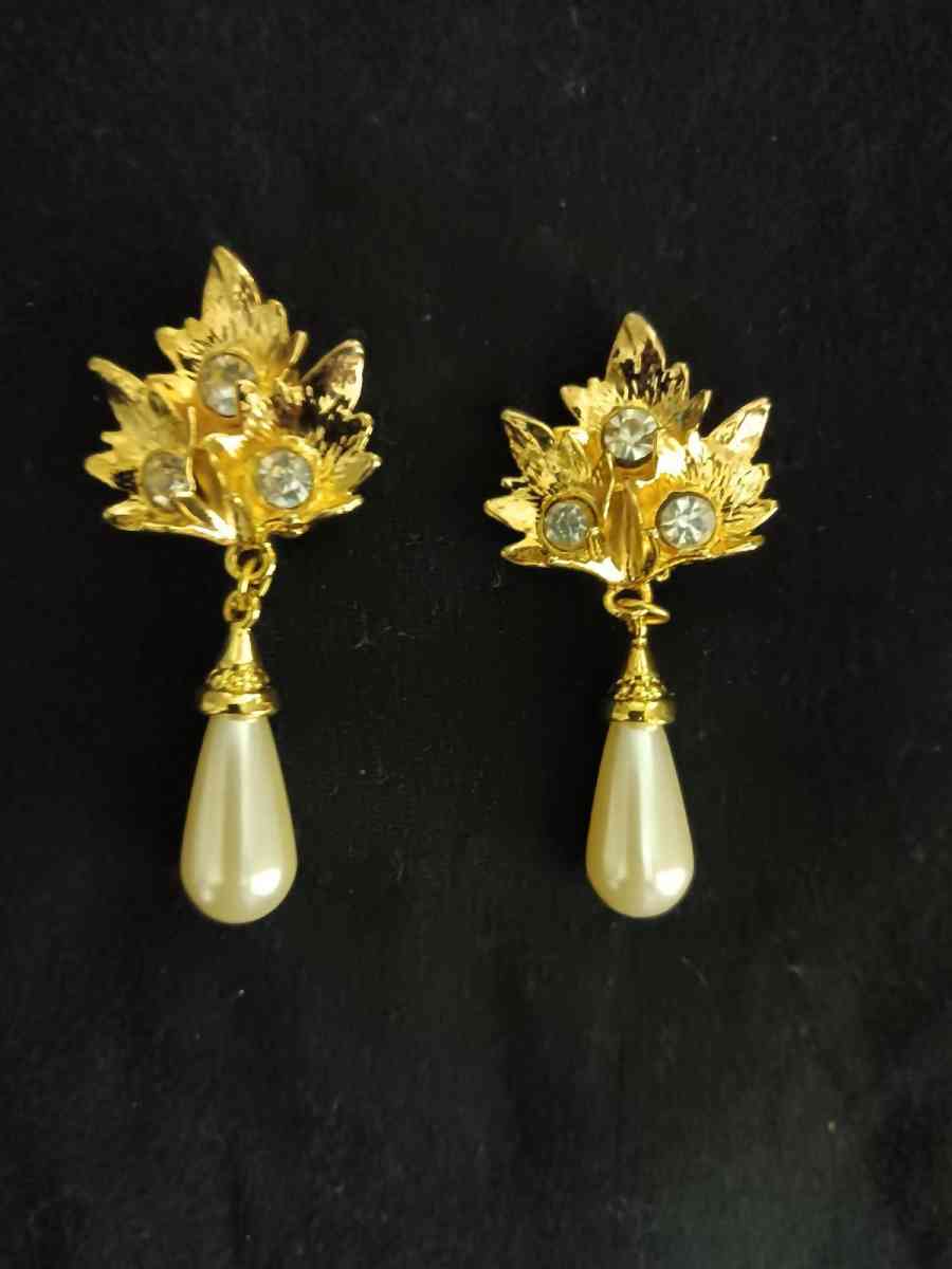 Vintage Love Knots Earrings