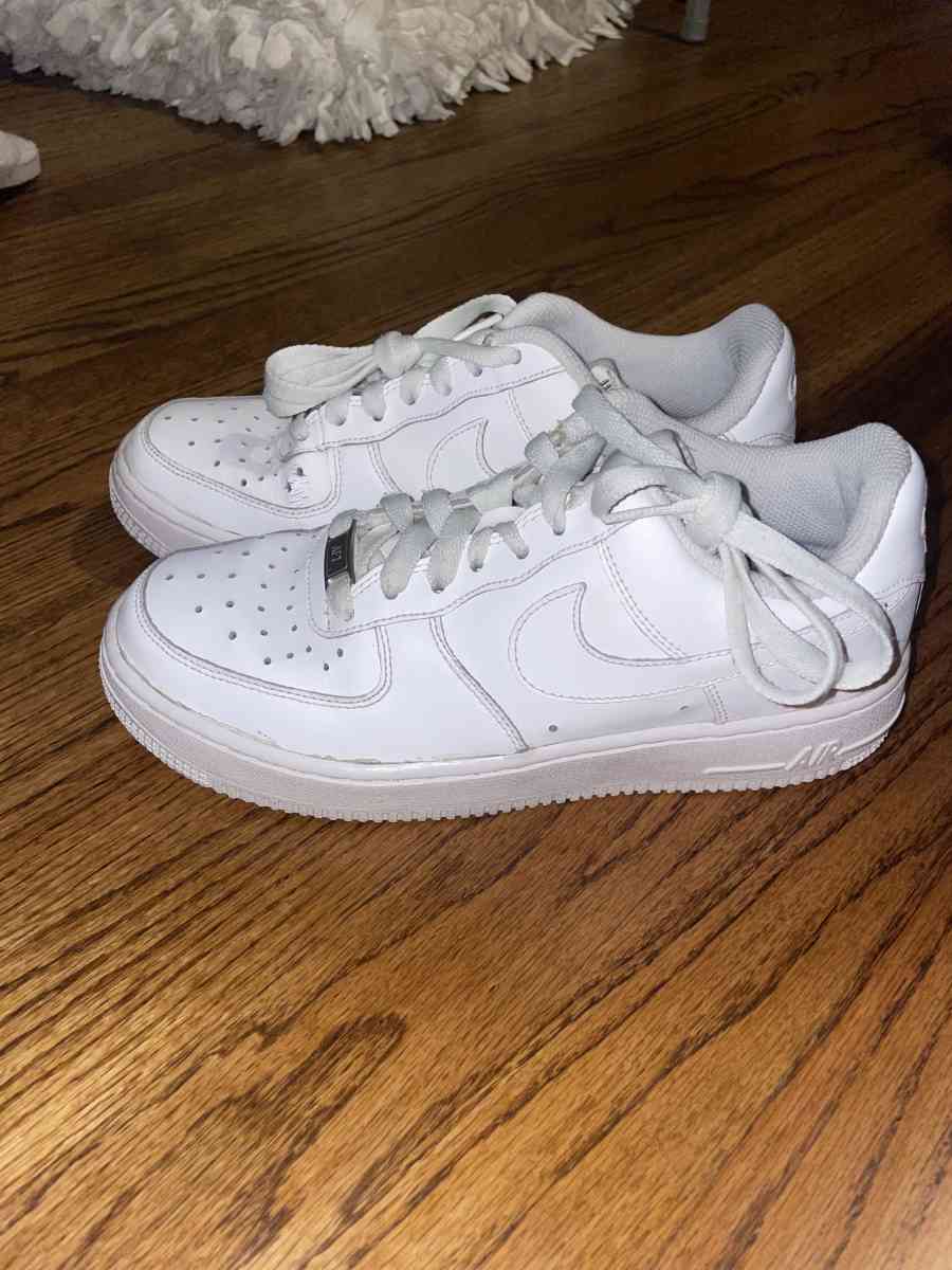 Selling Girl shirts some pants size SMed 2 Nike shoes size