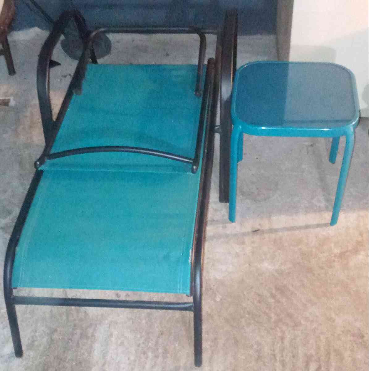 foldable layback outdoor lawn chair and matching table